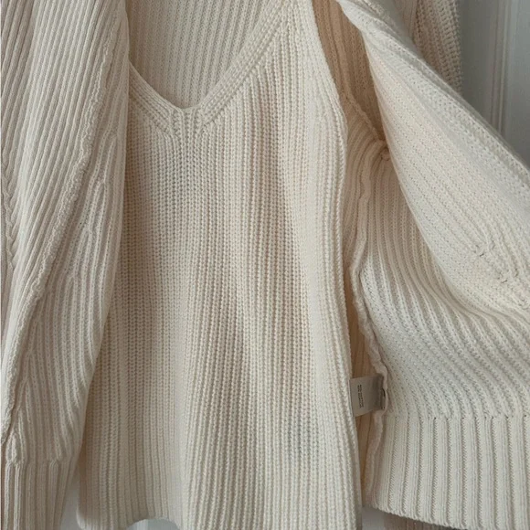 NEW Martha Stewart Collection Cream Top & Cable Knit Sweater Two Piece Set - Picture 6 of 10
